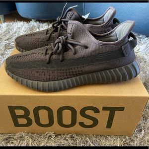 YEEZY BOOST 350 V2